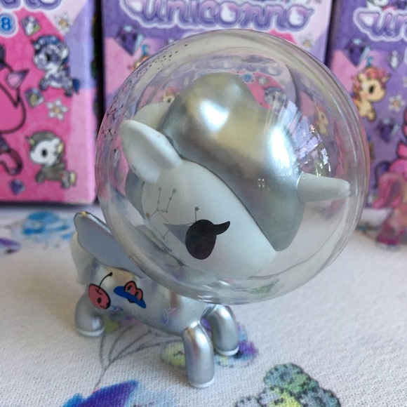 Five tokidoki Unicorno from series 8 - Picture 4 of 6